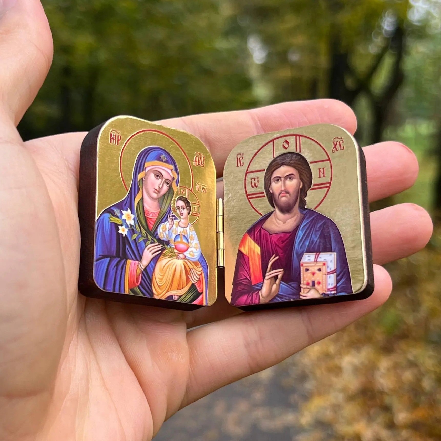 Folding icons