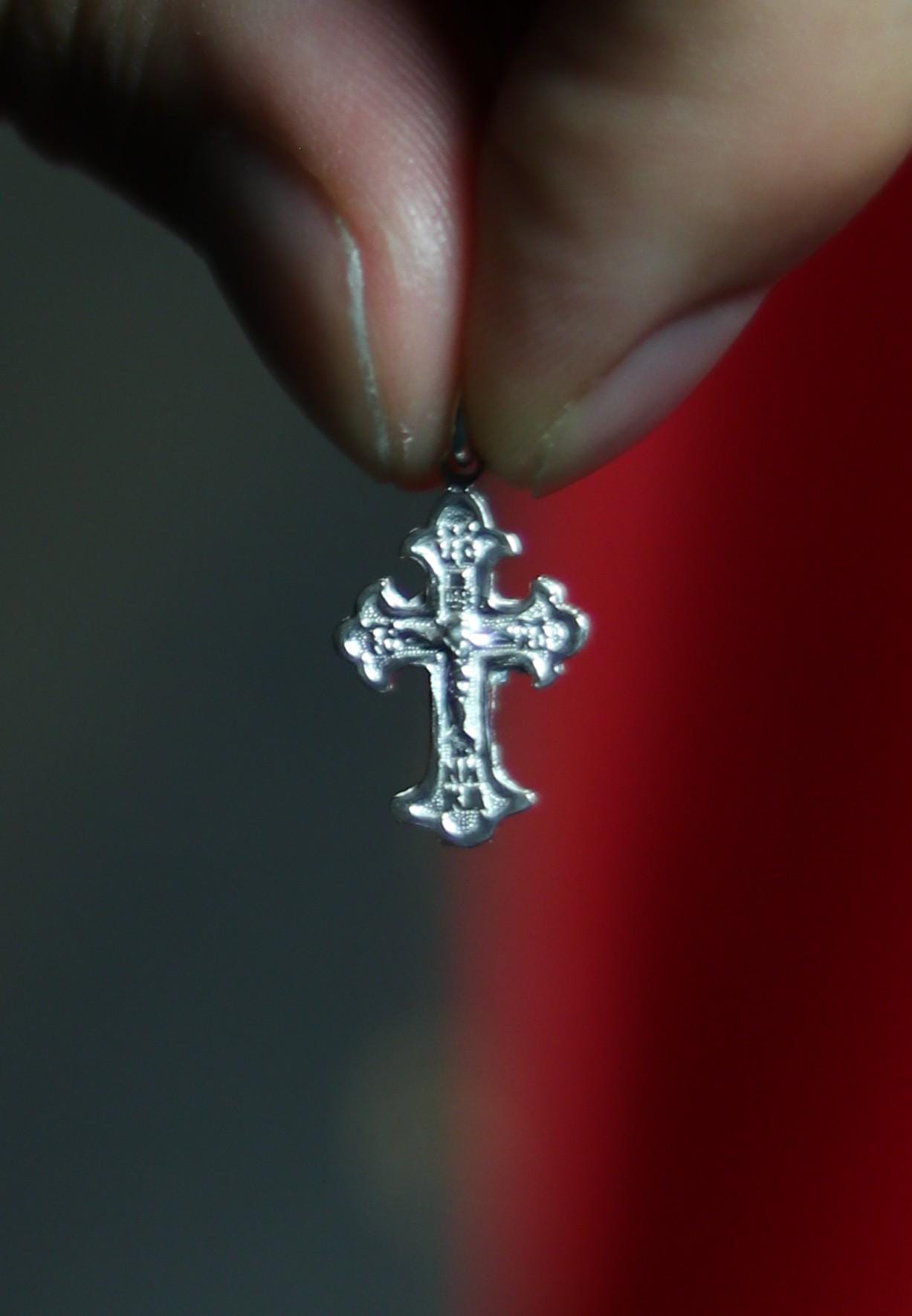 Small Orthodox Silver Cross Pendant – Sterling Silver 925 – 1.1×1.9 cm – 0.66 g – Christian Religious Necklace Charm, Greek orthodox cross