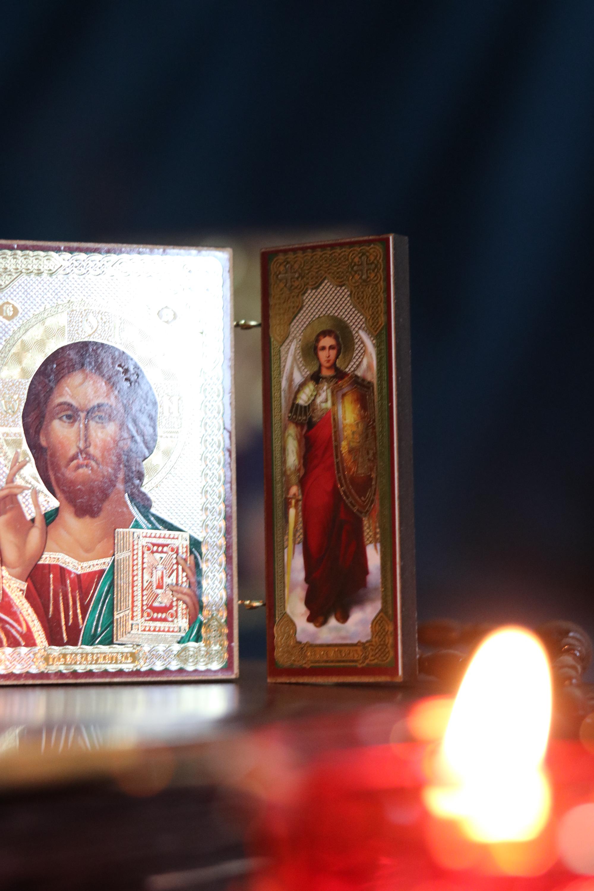 Wooden Orthodox Triptych Icon 3.5in, Jesus Christ Pantocrator, Folding Travel Icon