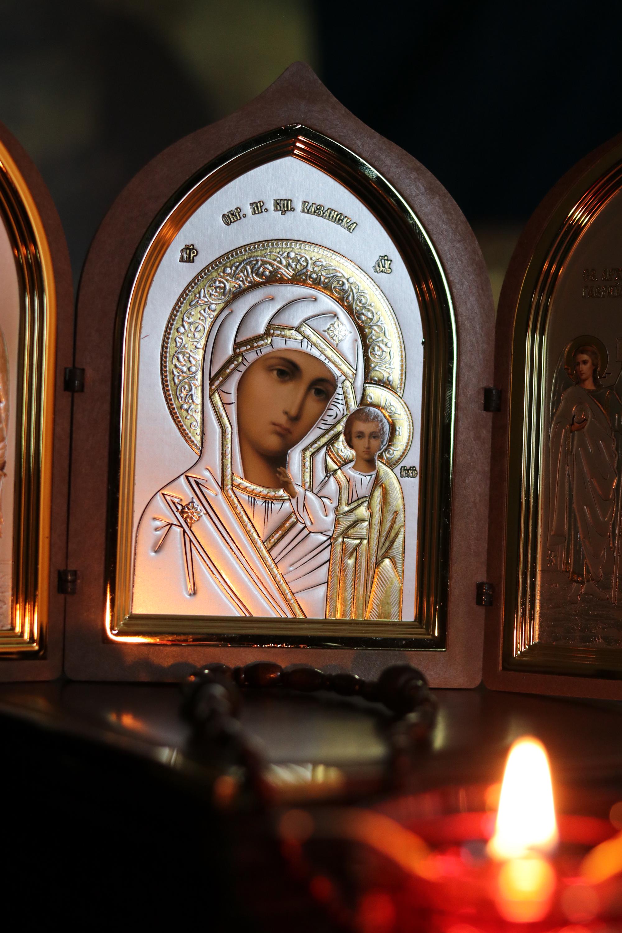 Orthodox Triptych Icon 6.7in, Virgin Mary With Child, Large Folding Icon