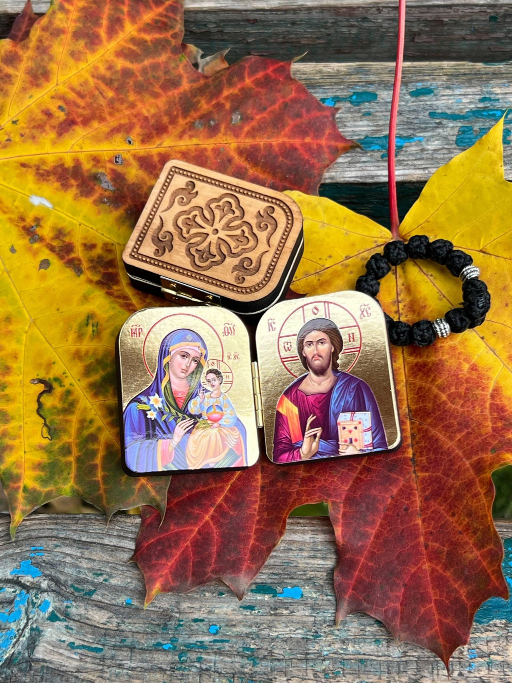 Travel prayer set: diptych icon of Jesus Christ and the Mother of God, 2x1.6 inches soutache finger rosary beads, 10 knots with a cross.