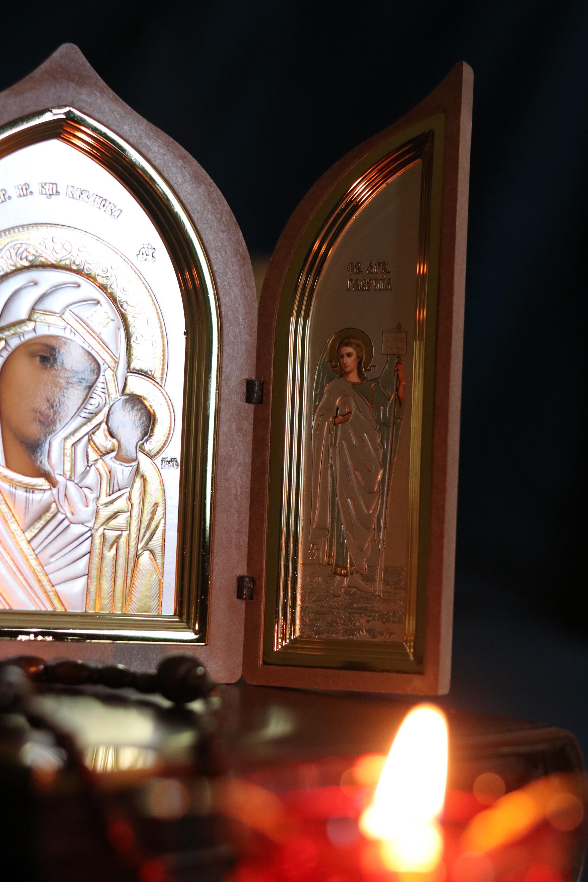Orthodox Triptych Icon 6.7in, Virgin Mary With Child, Large Folding Icon