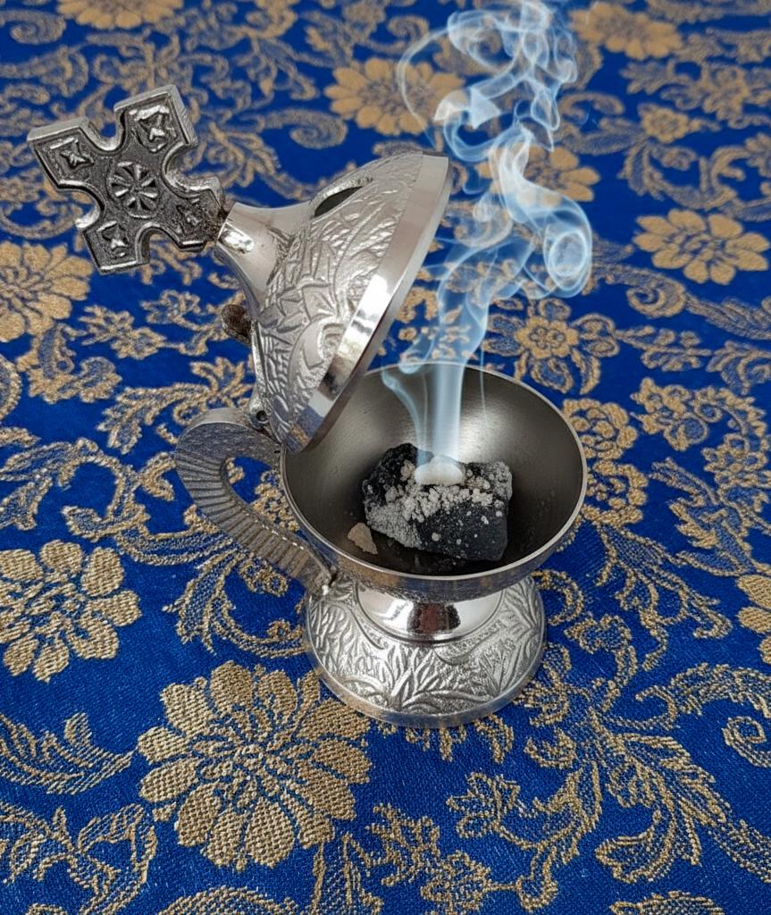 Orthodox prayer set: metal censer, 50 grams of incense, 6 charcoal tablets.