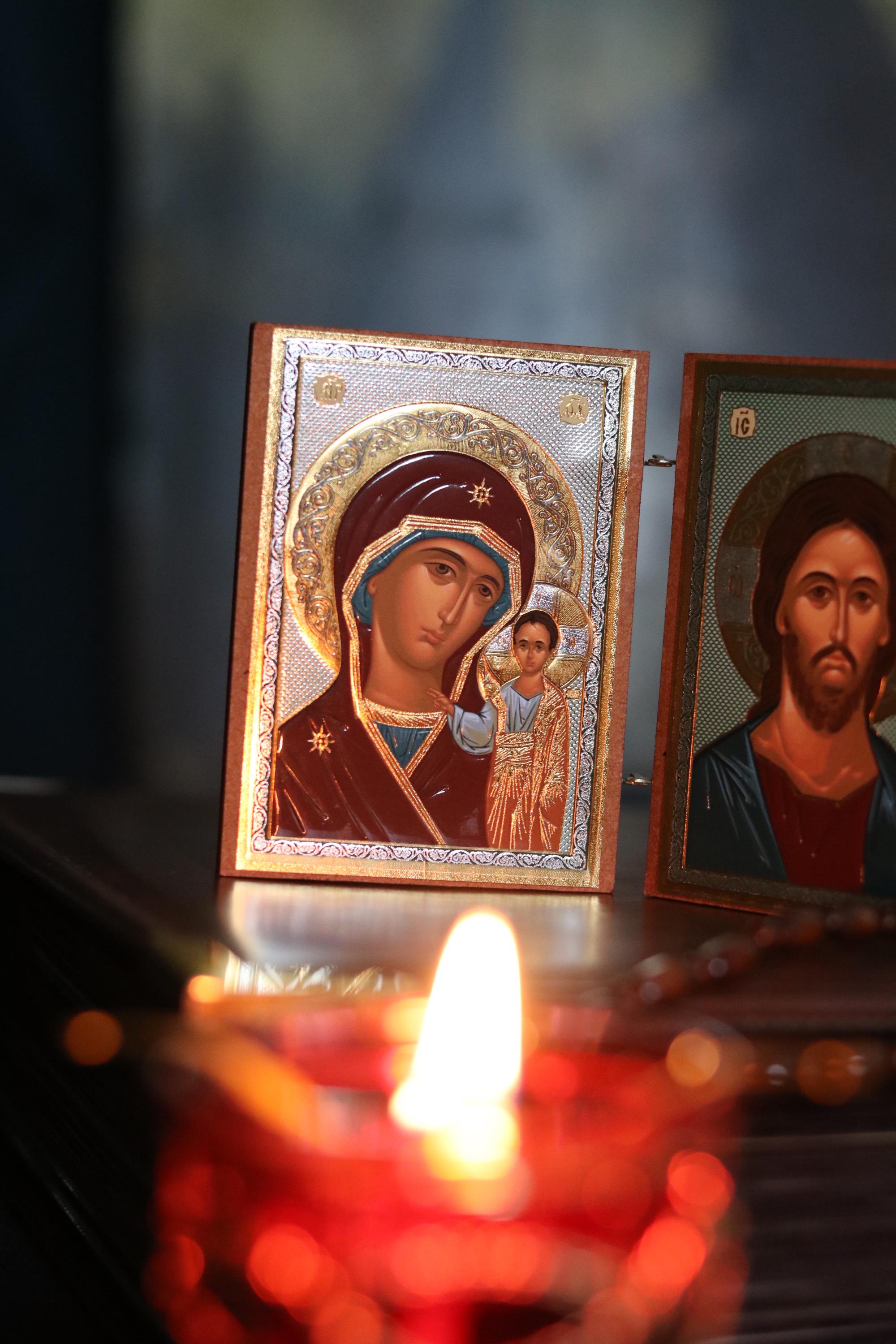 Wooden Orthodox Folding Icon 3.5in, Travel Diptych, Virgin Mary And Jesus Christ, Pocket Icon