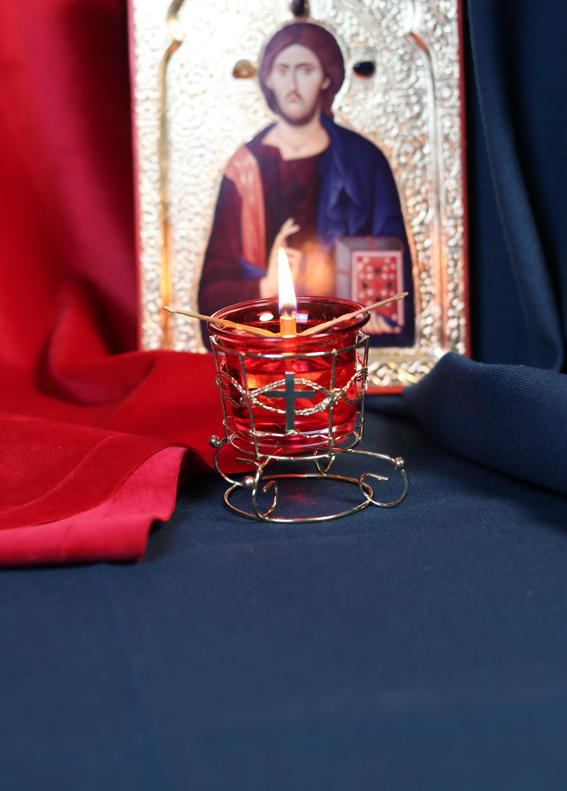 Christian prayer lamp. The set includes the lamp, 10 wicks, and a wick holder.
