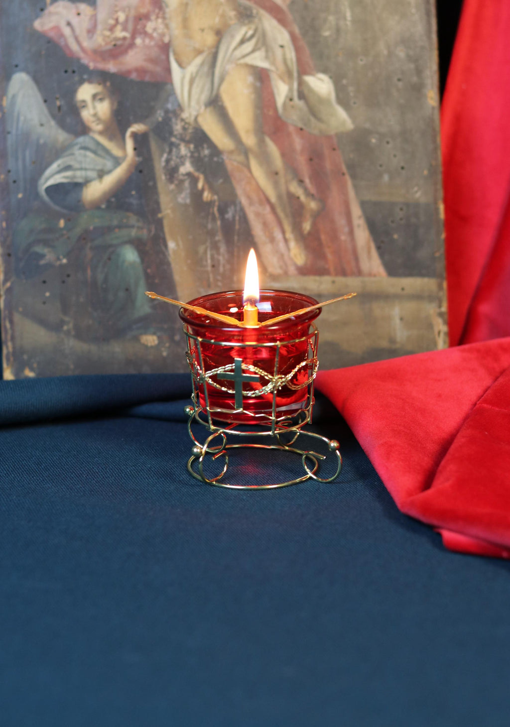 Christian prayer lamp. The set includes the lamp, 10 wicks, and a wick holder.
