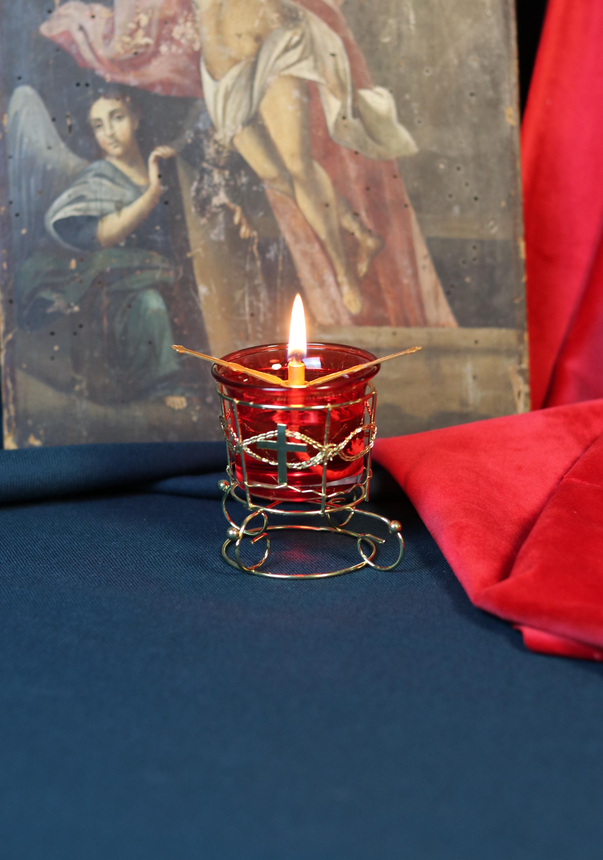 Christian prayer lamp. The set includes the lamp, 10 wicks, and a wick holder.