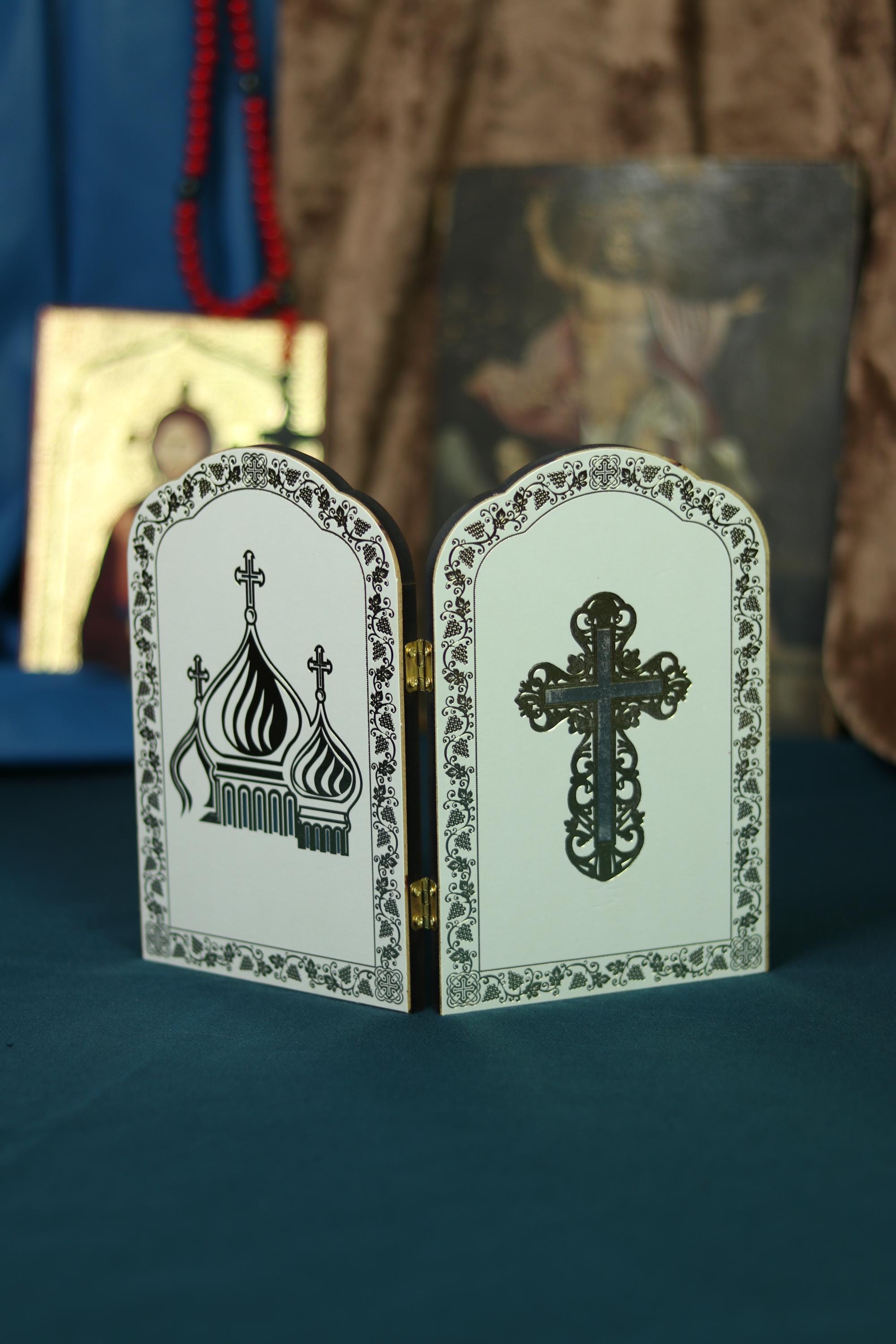 Wooden Orthodox triptych with the Mother of God and Jesus Christ, 5.1×7.9 in.