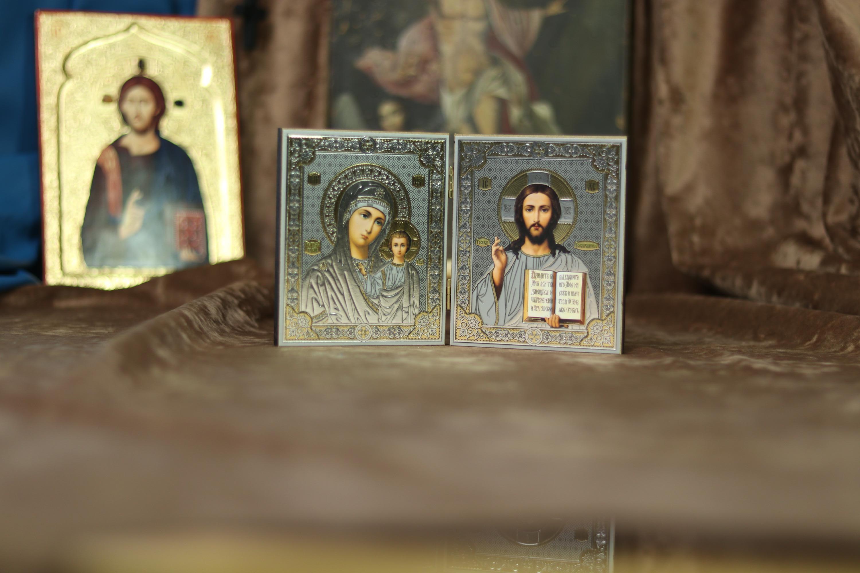 Wooden Diptych 3.9×4.7 in/10×12 cm, Blessed Orthodox Icons, Mother of God, Christ Pantocrator.