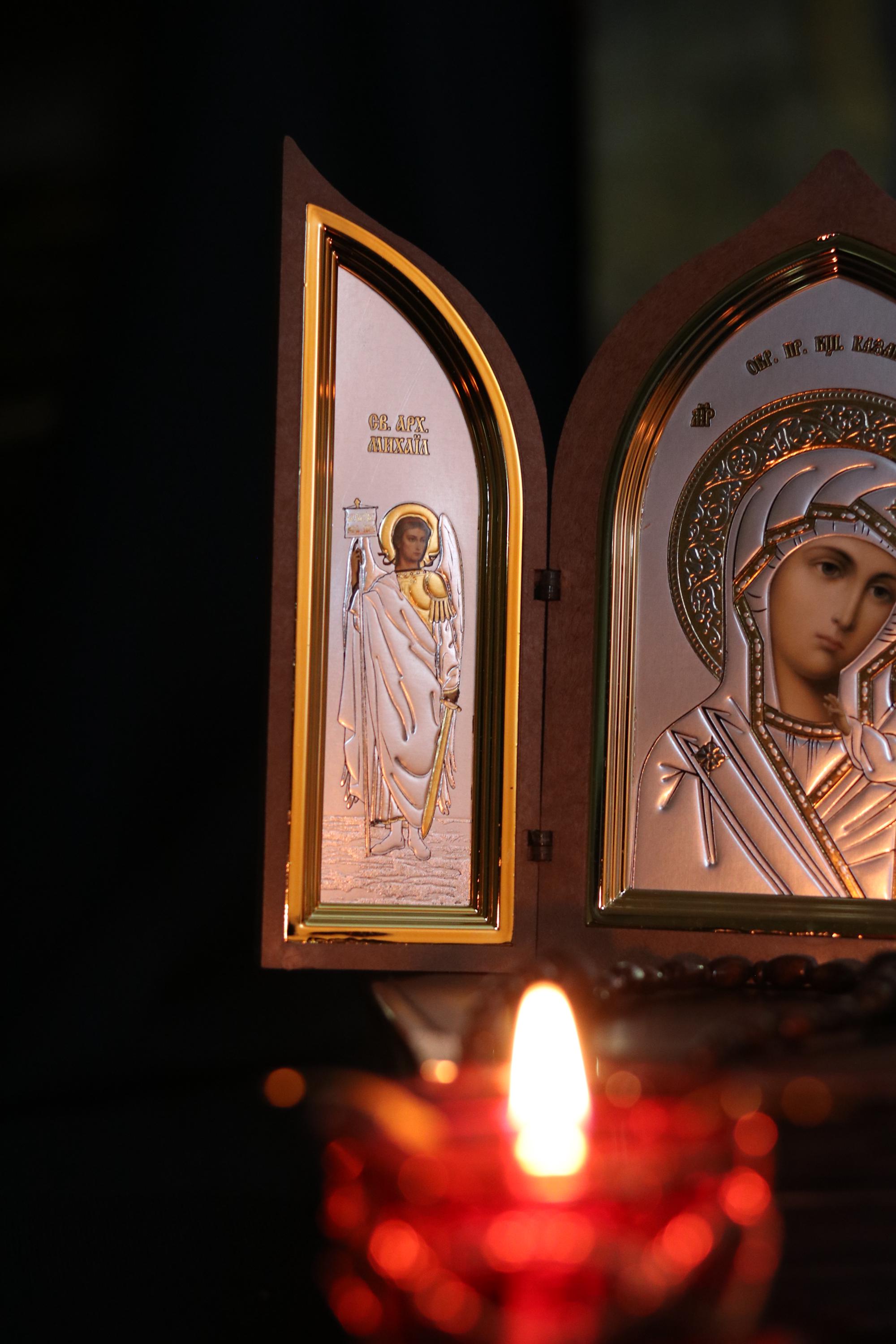 Orthodox Triptych Icon 6.7in, Virgin Mary With Child, Large Folding Icon